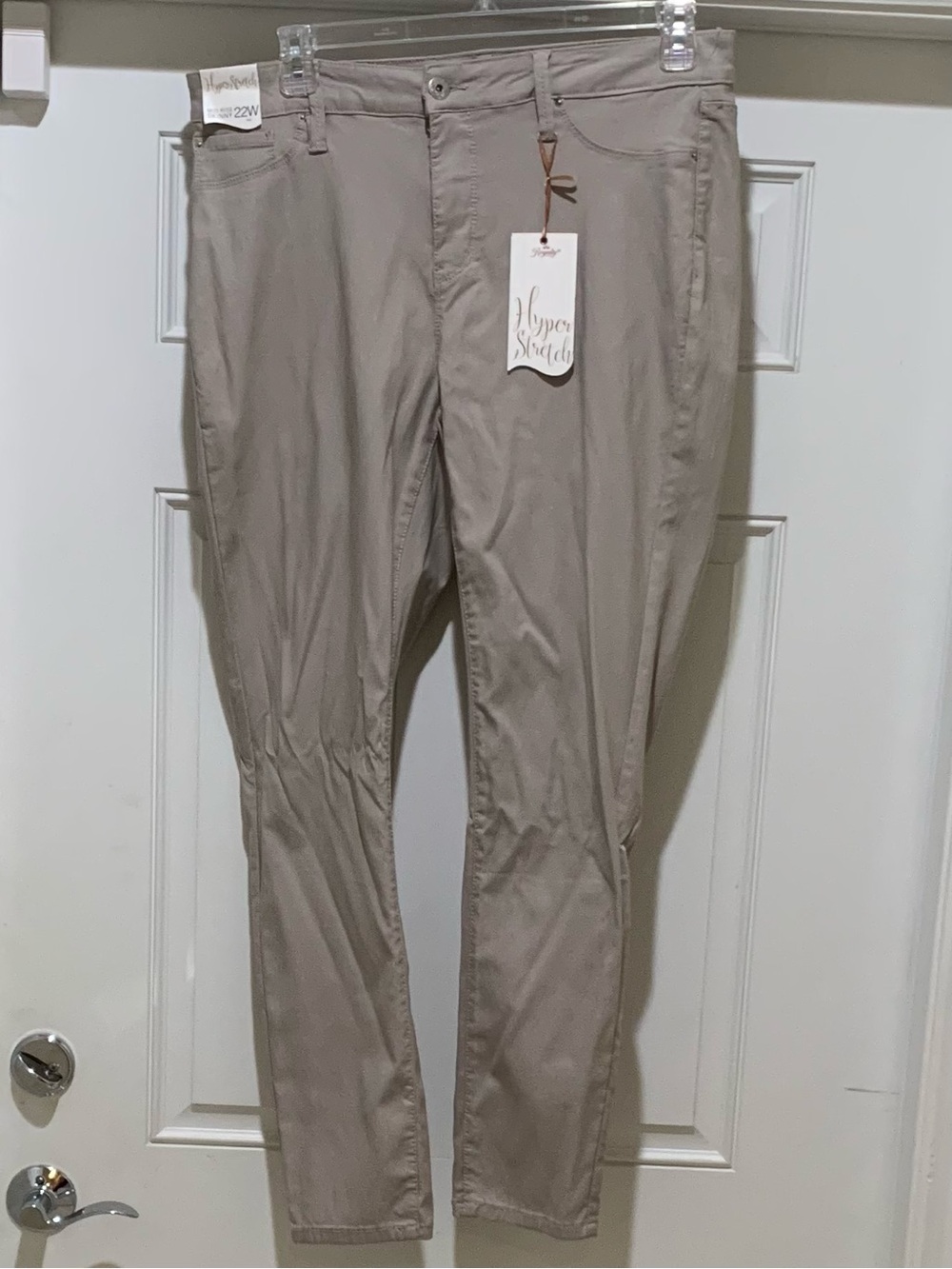 Royalty for Me Hyperstretch Khaki Tan 22W provide a slimming silhouette NWT - Picture 15 of 16